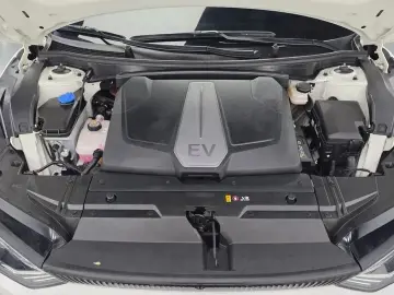 2024 Kia EV6 с пробегом 67 920 км