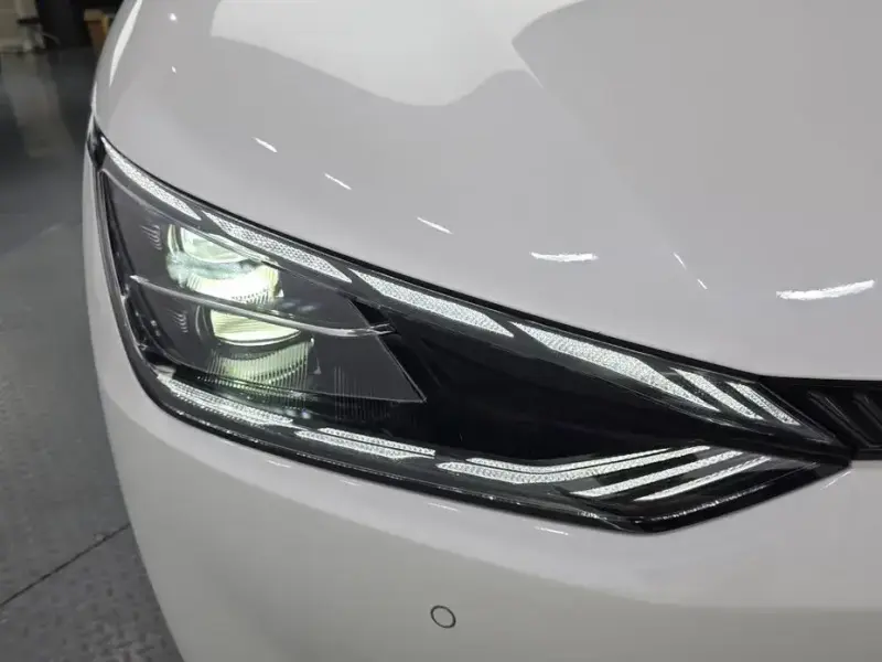 2024 Kia EV6 с пробегом 67 920 км