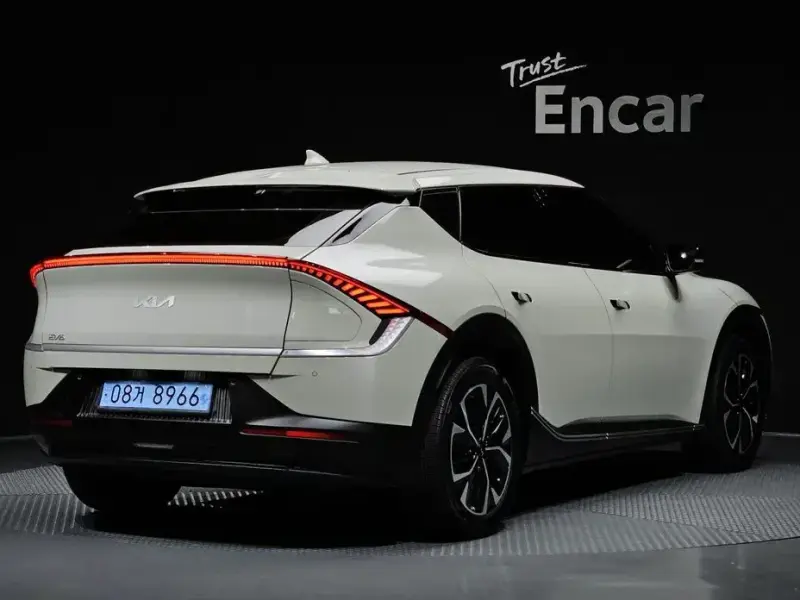 2023 Kia EV6 с пробегом 18 475 км
