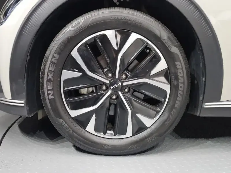 2023 Kia EV6 с пробегом 18 475 км