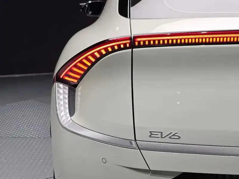2023 Kia EV6 с пробегом 18 475 км