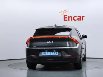 2023 Kia EV6 с пробегом 57 282 км