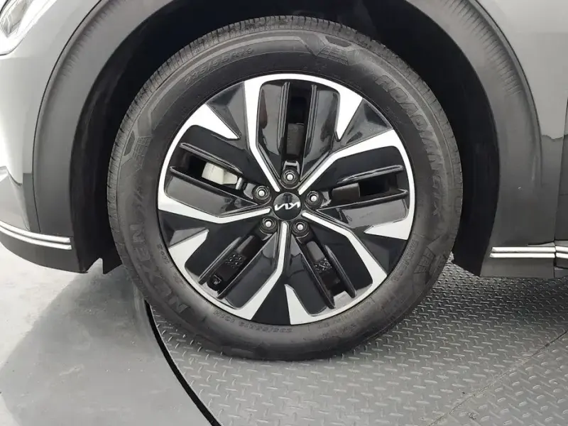 2023 Kia EV6 с пробегом 57 282 км