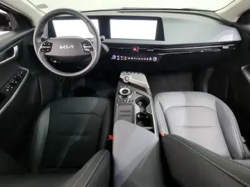2023 Kia EV6 с пробегом 57 282 км