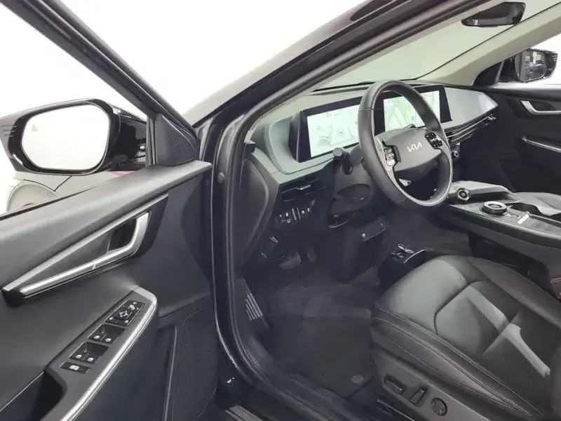 2023 Kia EV6 с пробегом 57 282 км