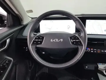 2023 Kia EV6 с пробегом 57 282 км