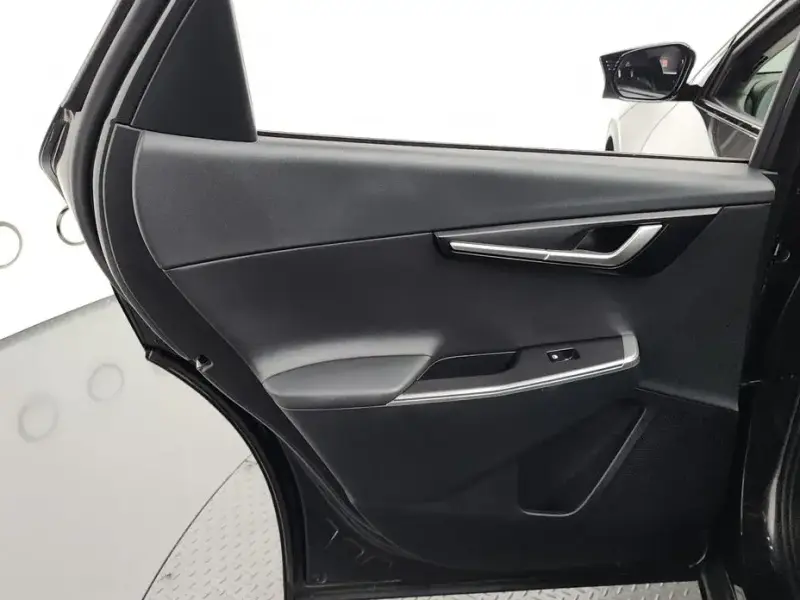 2023 Kia EV6 с пробегом 57 282 км