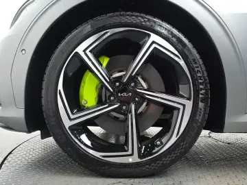 2022 Kia EV6 с пробегом 30 249 км