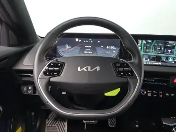2022 Kia EV6 с пробегом 30 249 км
