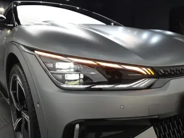 2022 Kia EV6 с пробегом 30 249 км