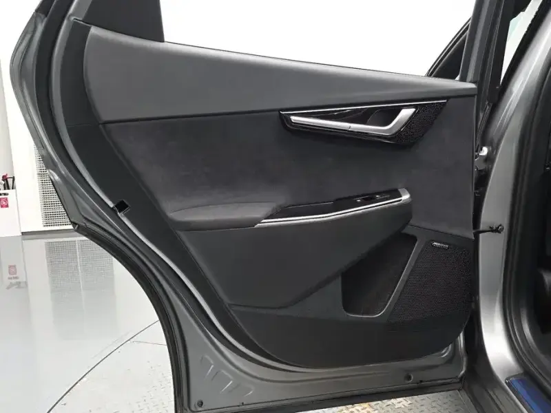 2022 Kia EV6 с пробегом 30 249 км