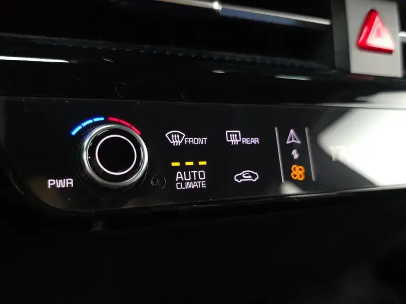 2022 Kia EV6 с пробегом 30 249 км