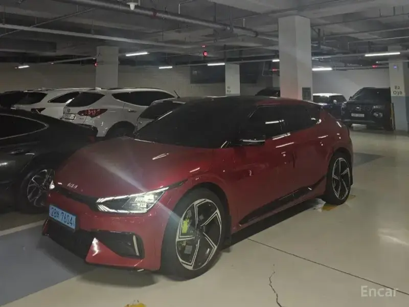 2023 Kia EV6 с пробегом 22 000 км