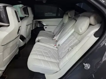 2025 BMW i7 с пробегом 21 726 км