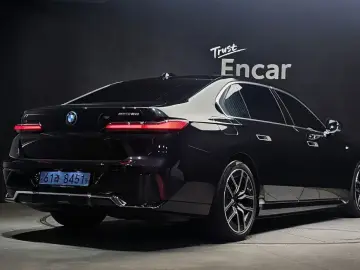 2023 BMW i7 с пробегом 22 823 км