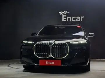 2023 BMW i7 с пробегом 22 823 км