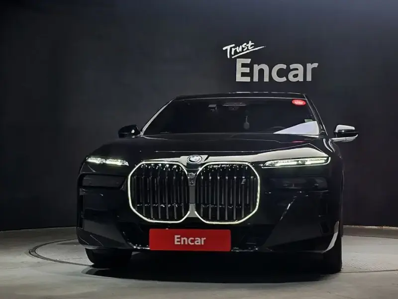 2023 BMW i7 с пробегом 22 823 км