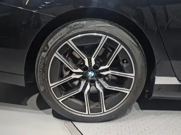 2023 BMW i7 с пробегом 22 823 км