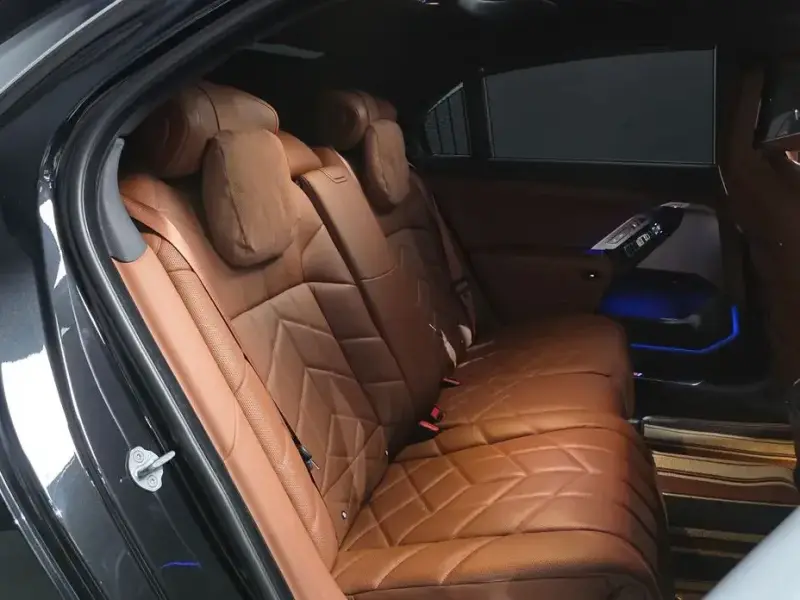 2023 BMW i7 с пробегом 22 823 км