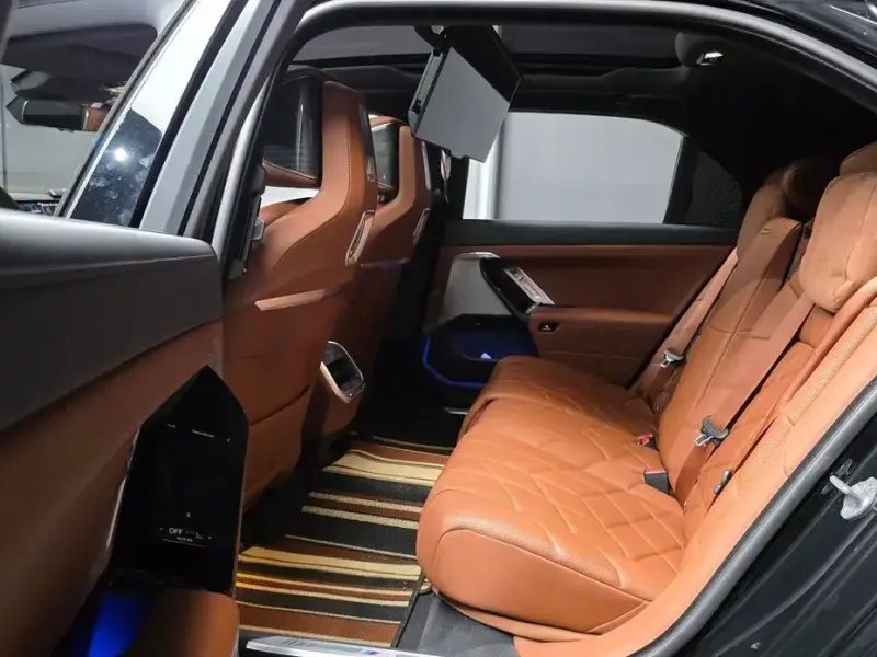 2023 BMW i7 с пробегом 22 823 км