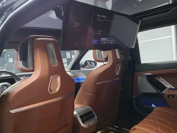 2023 BMW i7 с пробегом 22 823 км