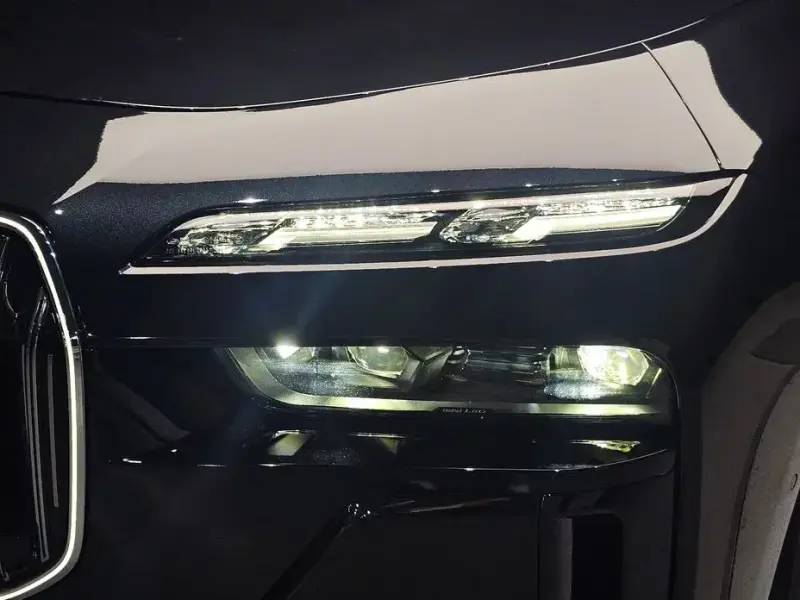 2023 BMW i7 с пробегом 22 823 км