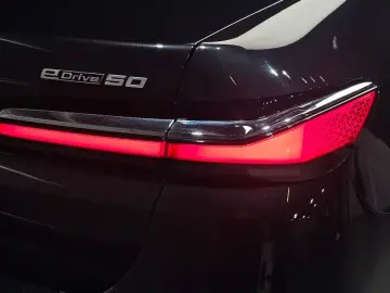 2023 BMW i7 с пробегом 22 823 км