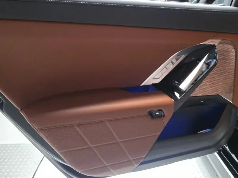2023 BMW i7 с пробегом 22 823 км