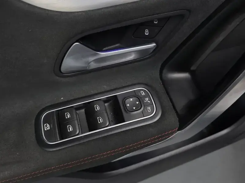 2023 Mercedes-Benz CLA с пробегом 27 928 км