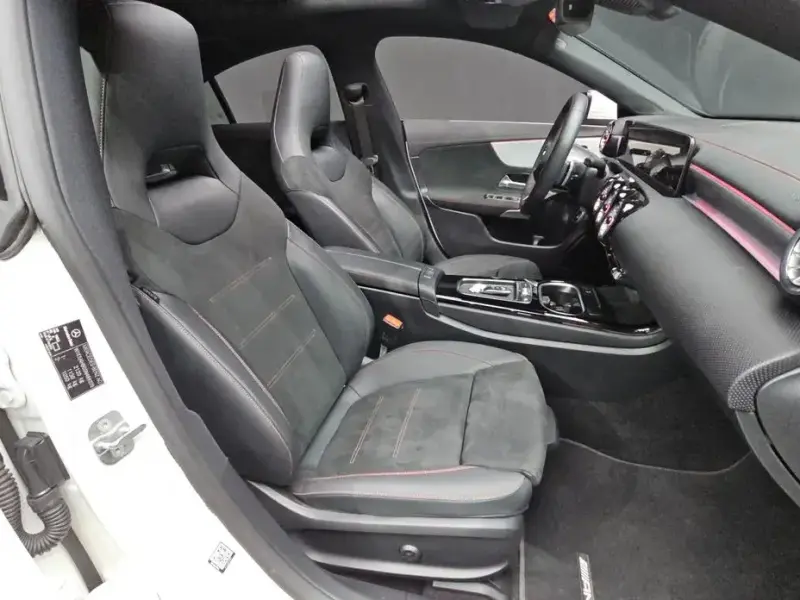 2024 Mercedes-Benz CLA с пробегом 9 830 км