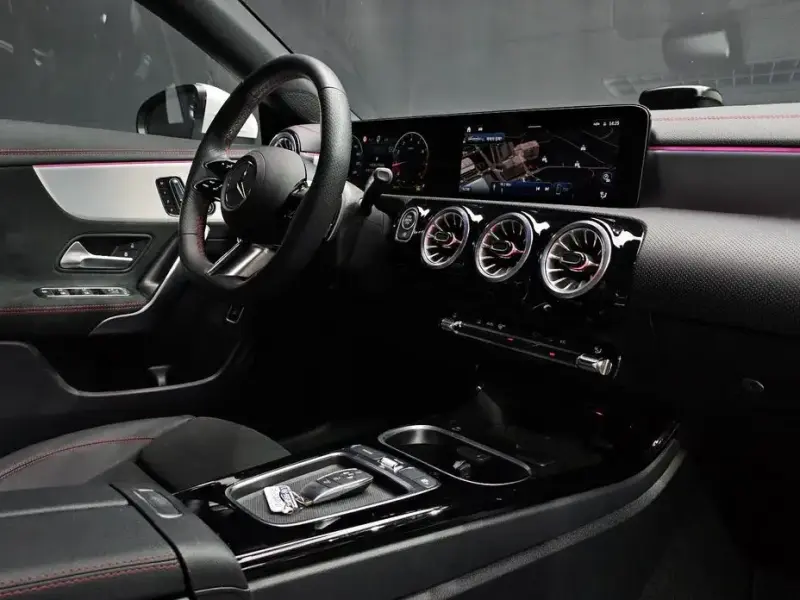 2024 Mercedes-Benz CLA с пробегом 9 830 км