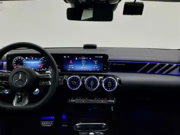 2025 Mercedes-Benz CLA с пробегом 21 км