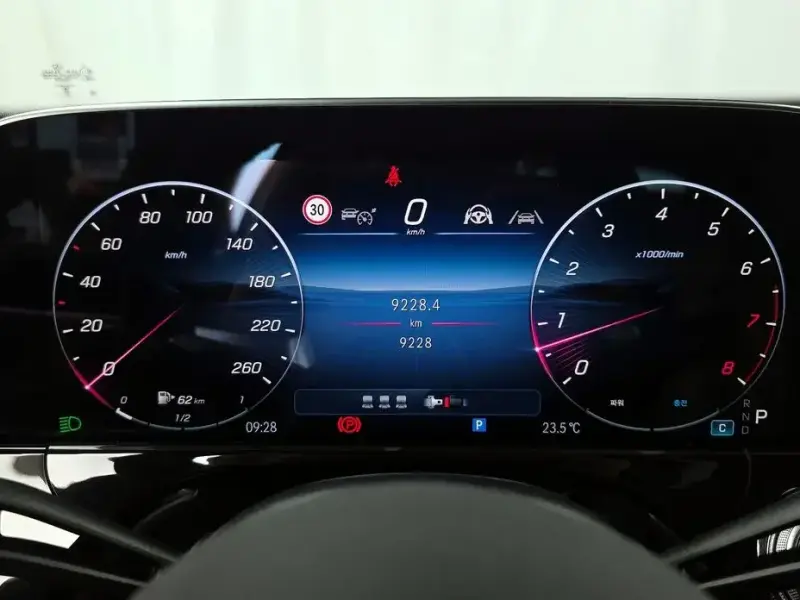 2025 Mercedes-Benz E-Класс с пробегом 9 228 км