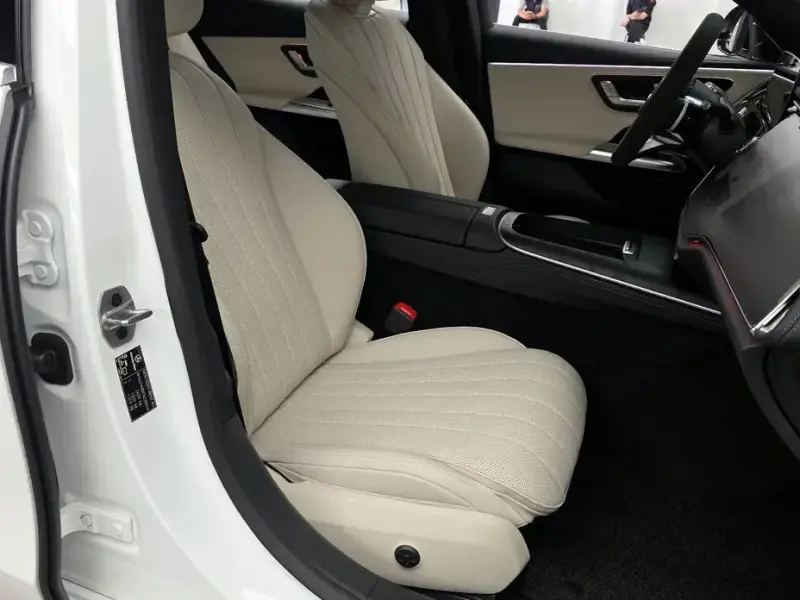 2025 Mercedes-Benz E-Класс с пробегом 9 228 км