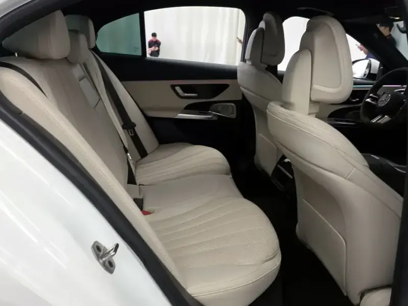 2025 Mercedes-Benz E-Класс с пробегом 9 228 км