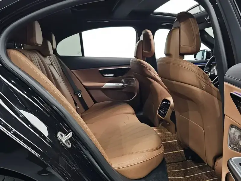 2024 Mercedes-Benz E-Класс с пробегом 9 821 км