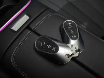2025 Mercedes-Benz E-Класс с пробегом 8 888 км