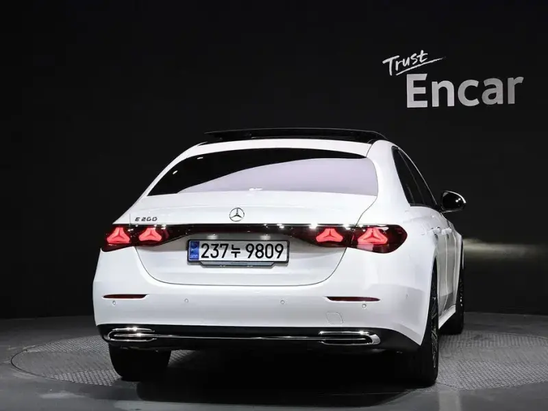 2025 Mercedes-Benz E-Класс с пробегом 4 046 км