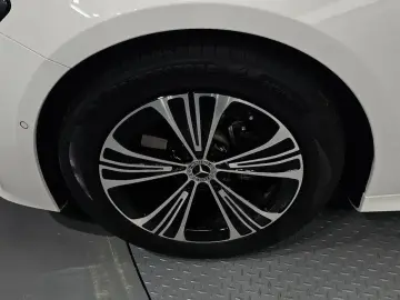 2025 Mercedes-Benz E-Класс с пробегом 4 046 км