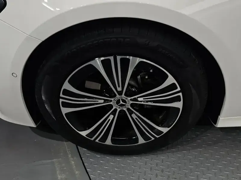 2025 Mercedes-Benz E-Класс с пробегом 4 046 км