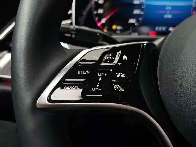 2025 Mercedes-Benz E-Класс с пробегом 4 046 км