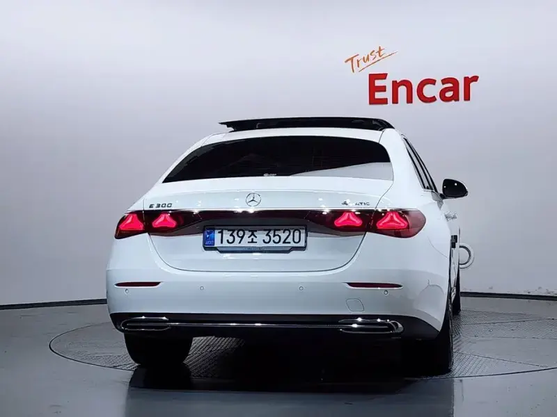 2024 Mercedes-Benz E-Класс с пробегом 17 927 км