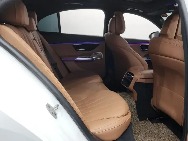 2024 Mercedes-Benz E-Класс с пробегом 17 927 км