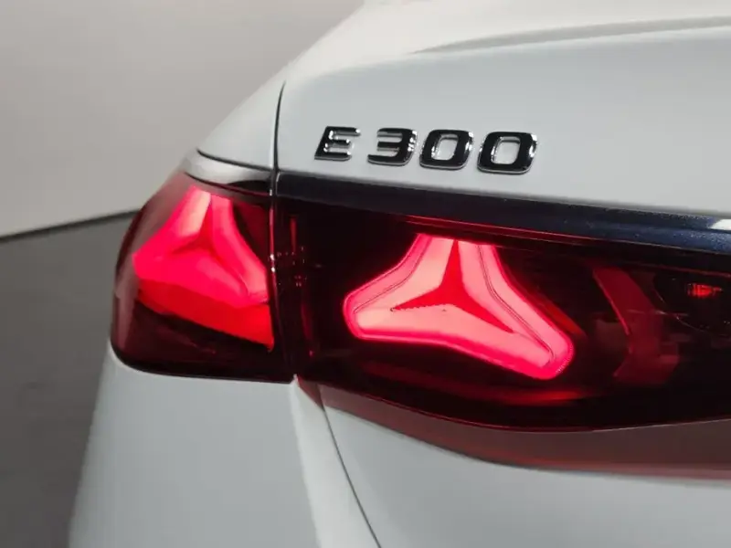2024 Mercedes-Benz E-Класс с пробегом 17 927 км
