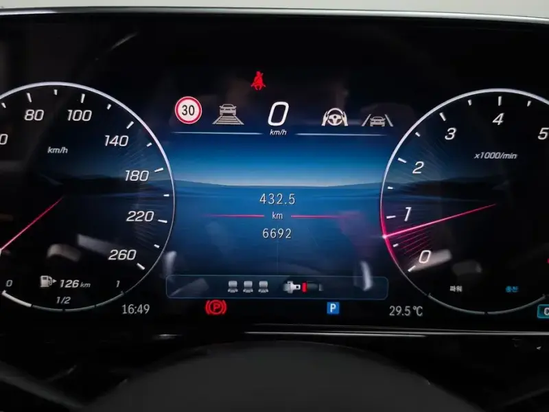 2025 Mercedes-Benz E-Класс с пробегом 6 692 км