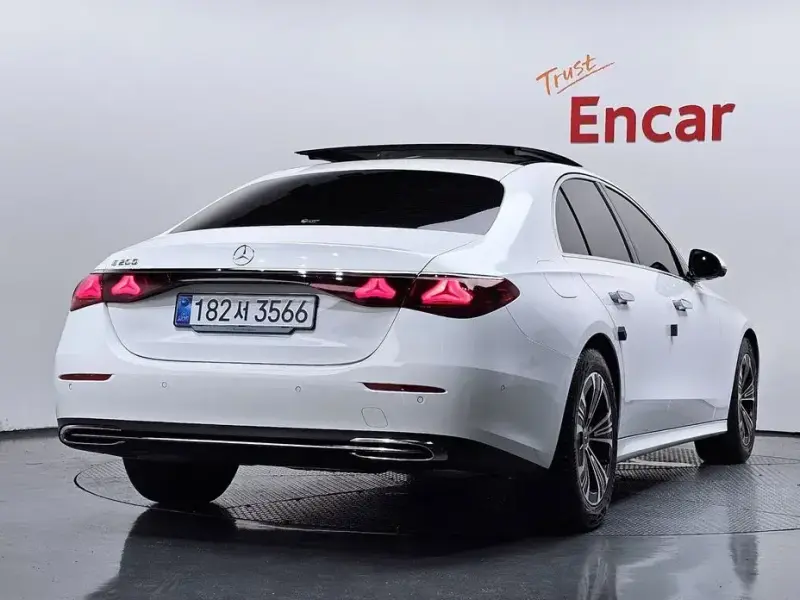 2025 Mercedes-Benz E-Класс с пробегом 3 417 км