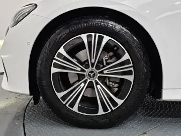 2025 Mercedes-Benz E-Класс с пробегом 3 417 км