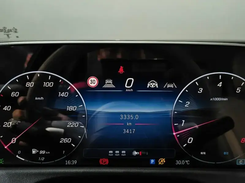 2025 Mercedes-Benz E-Класс с пробегом 3 417 км