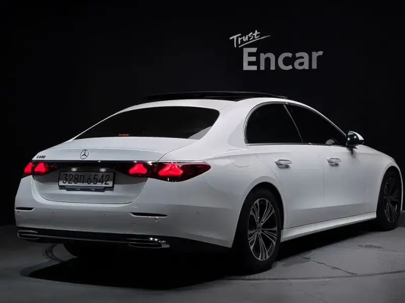 2024 Mercedes-Benz E-Класс с пробегом 15 810 км