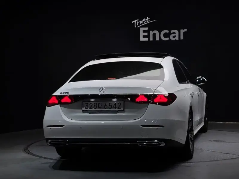 2024 Mercedes-Benz E-Класс с пробегом 15 810 км